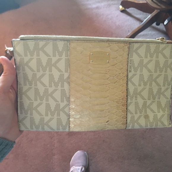 Michael Kors hand bags and wallets - Picture 3 of 3